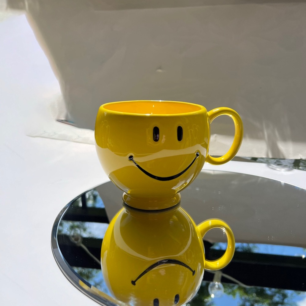 Smiley teleflora mug, yellow smile face ceramic coffee cup